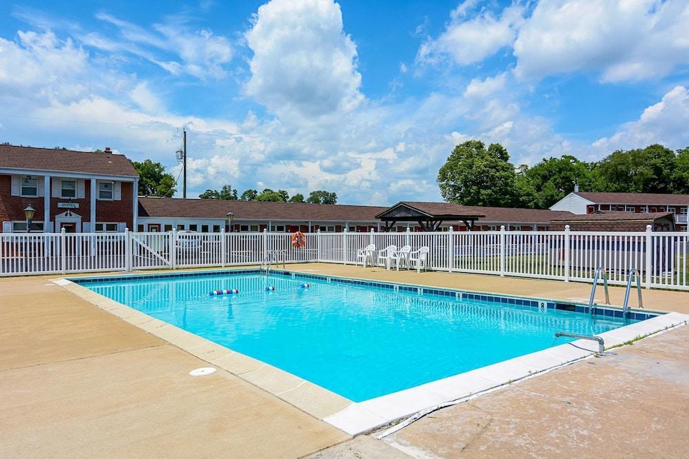 Econo Lodge Woodstock - Shenandoah Valley I-81 Exterior photo