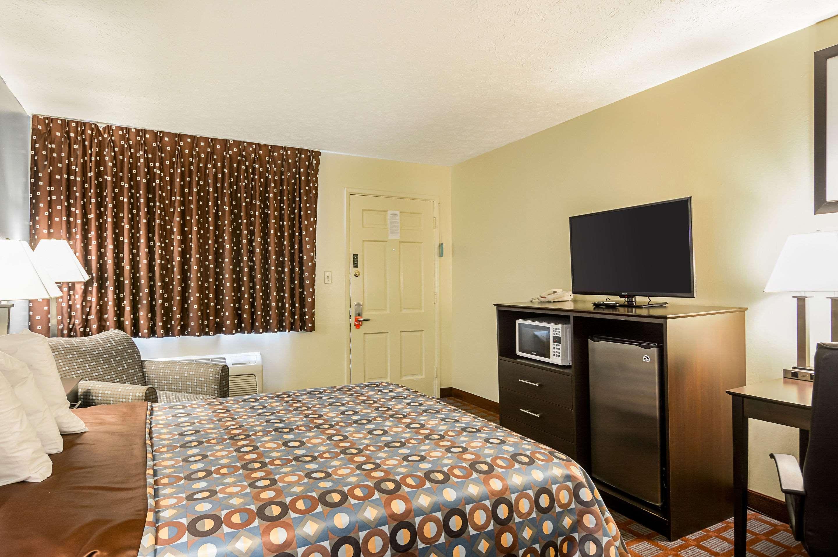 Econo Lodge Woodstock - Shenandoah Valley I-81 Exterior photo