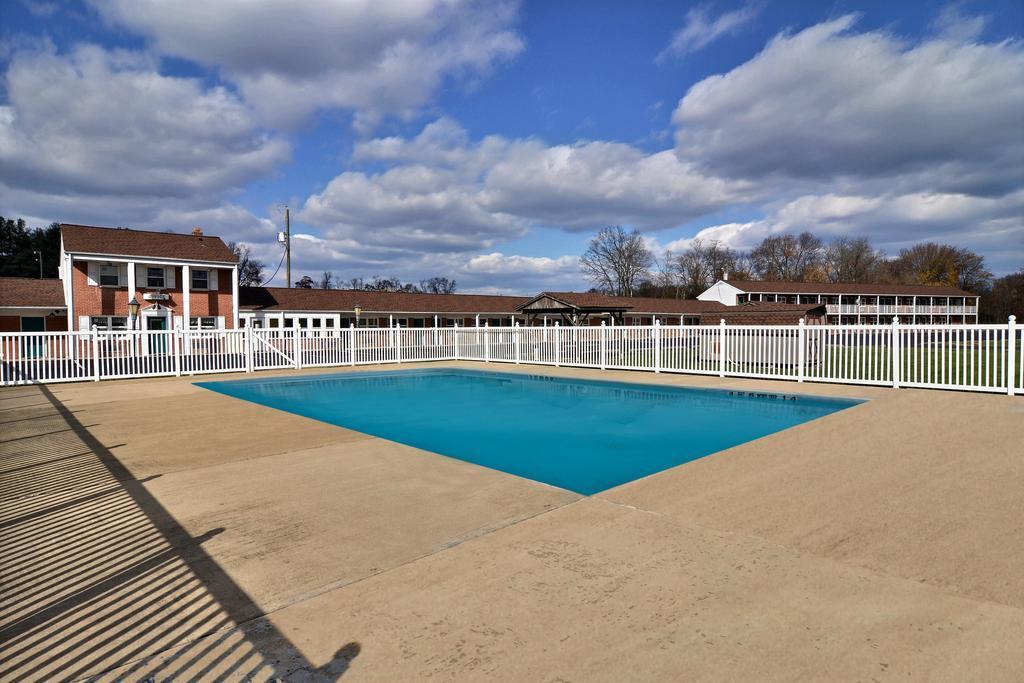 Econo Lodge Woodstock - Shenandoah Valley I-81 Exterior photo