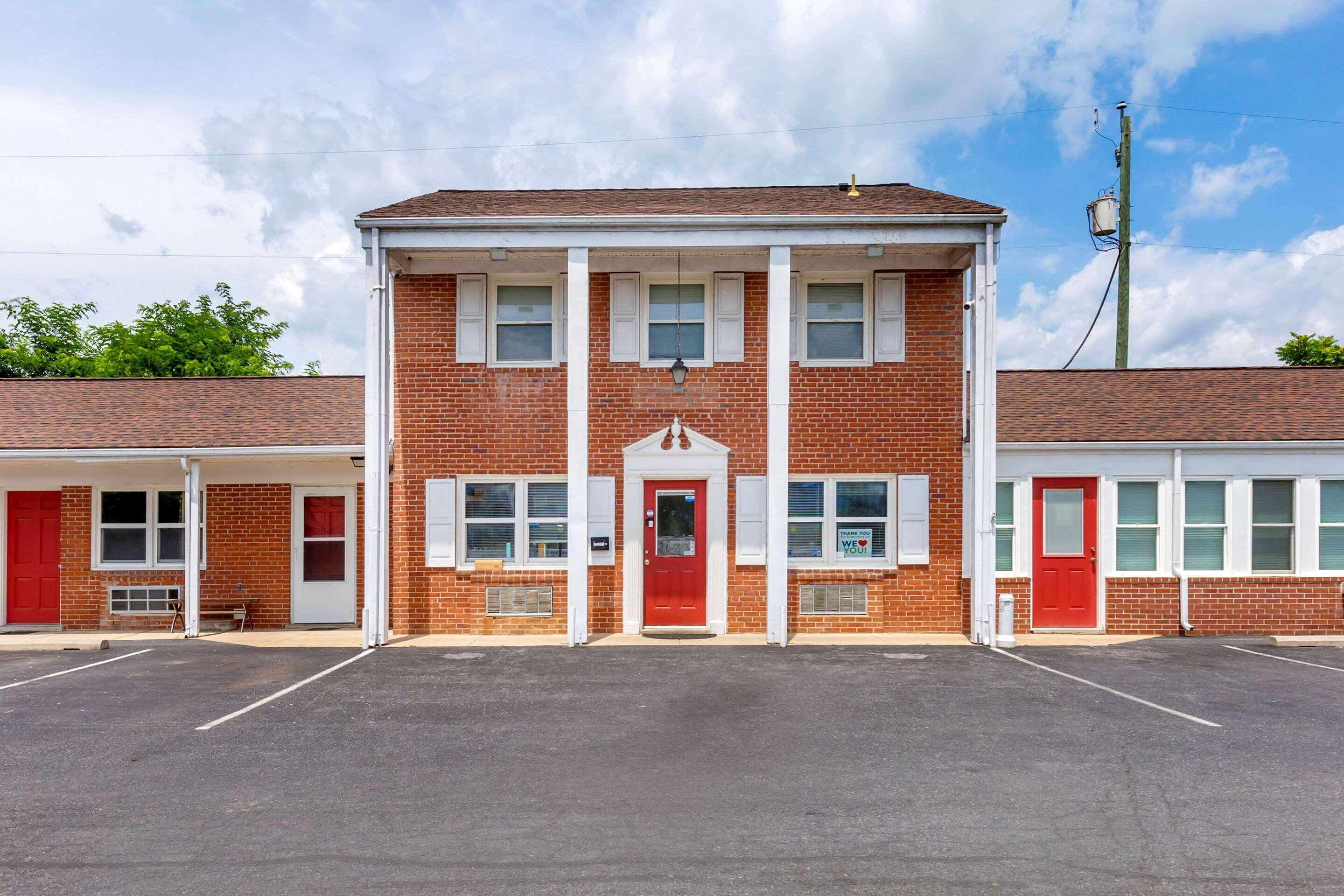 Econo Lodge Woodstock - Shenandoah Valley I-81 Exterior photo