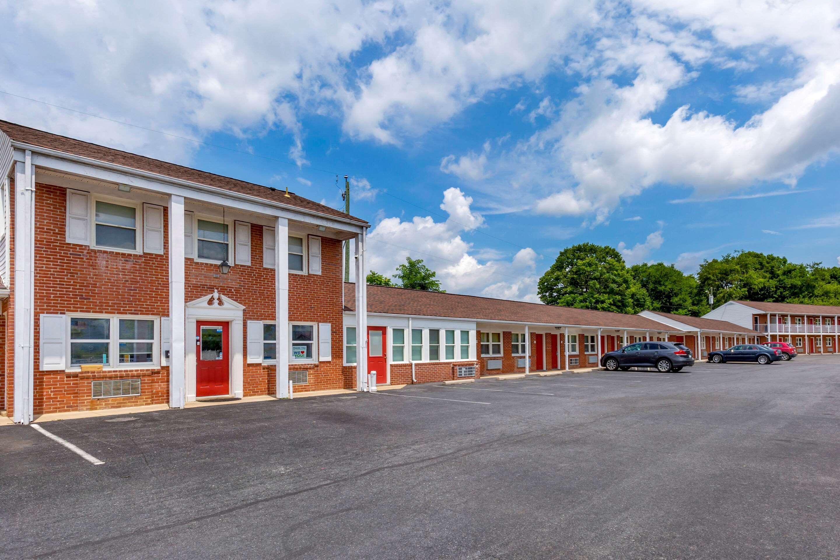 Econo Lodge Woodstock - Shenandoah Valley I-81 Exterior photo